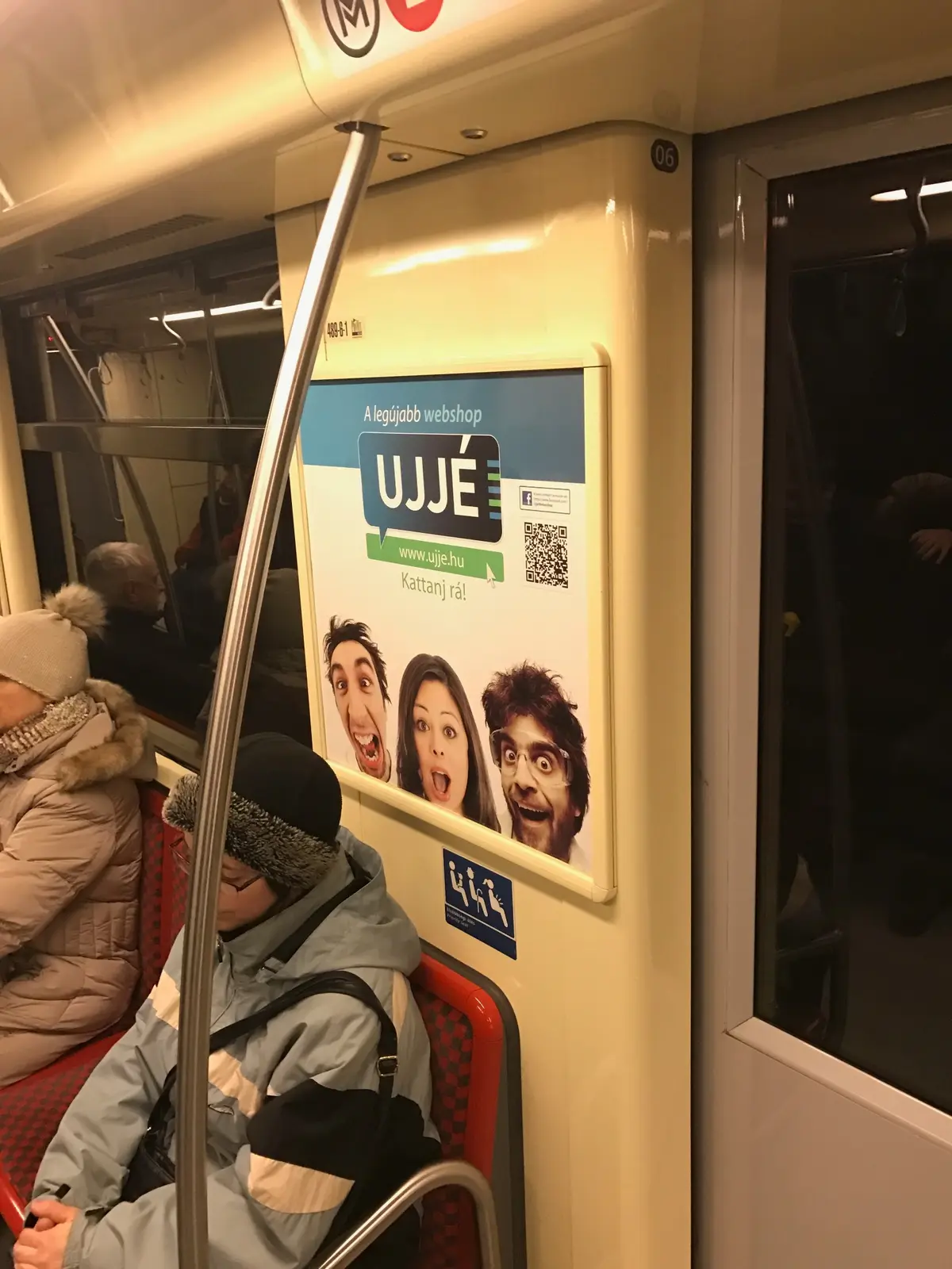 Webshop-hirdetés a metrón