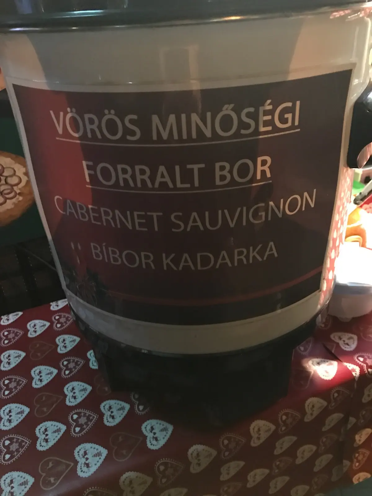 Humoros borcímke
