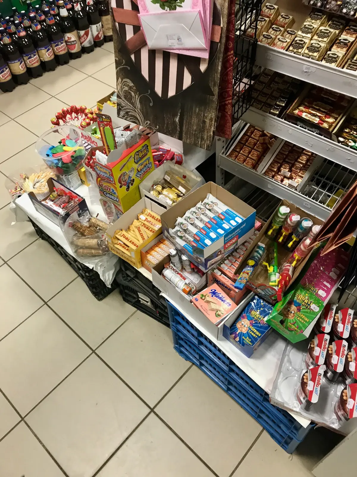 Pénztári édességek gyerekek szemmagasságában