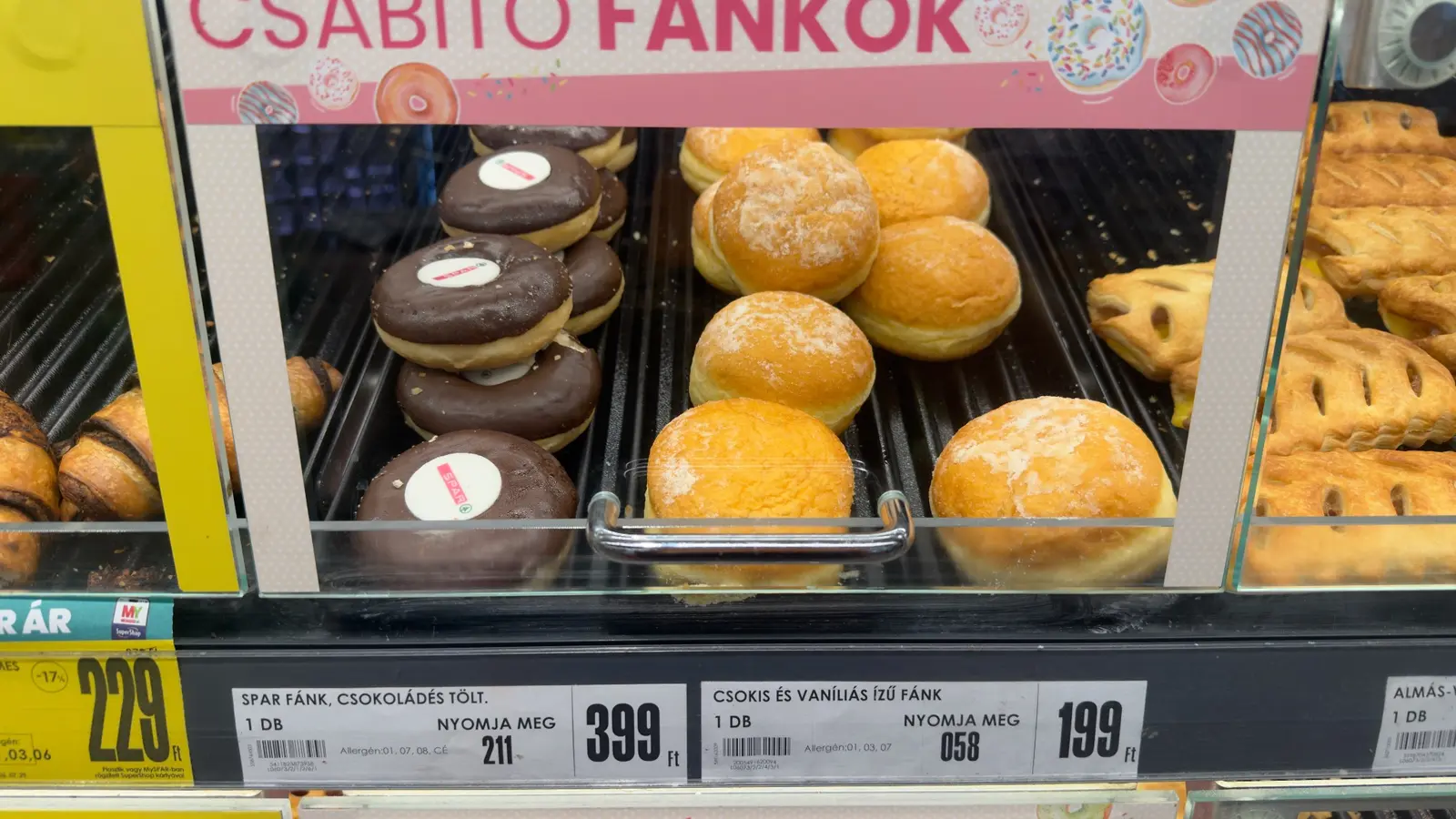 399 és 199 forintos fánk